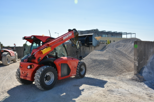 Noleggio manitou per lavori agricoli, manutenzione del verde