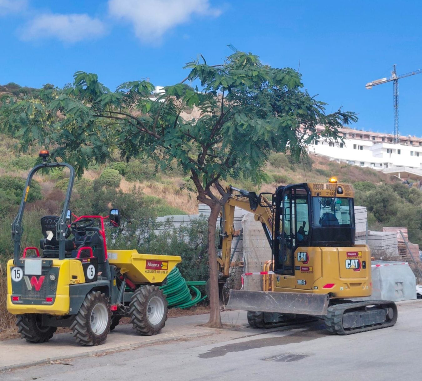Wacker Neuson DW10 Raddumper und Caterpillar 303.5 Minibagger zur Miete bei Alayan Rentals Alayan Vermietung: